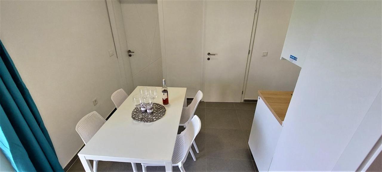 Vip Deluxe Apartment Arian Novalja Exterior foto